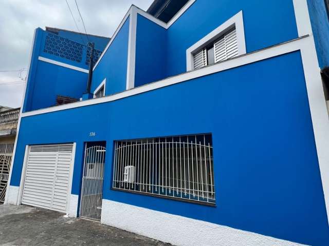 Sobrado espaçoso e completo com 125m2 com área externa em Diadema!