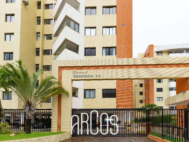 Apartamento no Residencial Gran Farol, no Bairro Coroa do Meio, 4 quartos