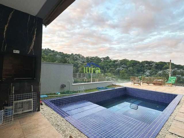 Casa à venda  de 364M², 4 dormitórios, 4 suítes e 4 vagas no Condomínio Valville II em Santana de P