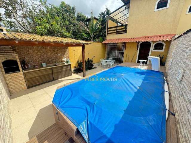 Excelente casa duplex meio lote com 3 quartos, área gourmet, piscina e churrasqueira à venda, 161 m² - Centro/Village Sol e Mar-Rio das Ostras/RJ