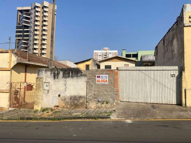 Residencia madeira  centro –  construção simples -prox a catedral