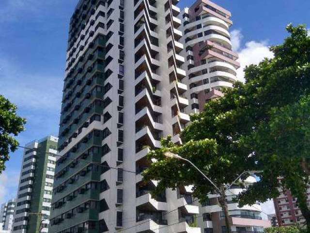 Apartamento com aproximadamente 170m2, 3 Quartos sendo 2 Suítes, Beira mar!