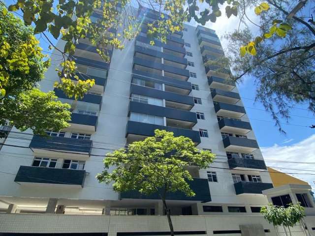 Apartamento com aproximadamente 140m2, 3 Quartos sendo 1 Suíte, 2 vagas+Dep completa!