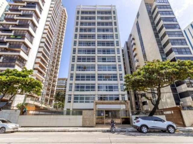 Apartamento com aproximadamente 140m2, 3 Quartos sendo 1 Suíte, Dep Completa, 1 Vaga!