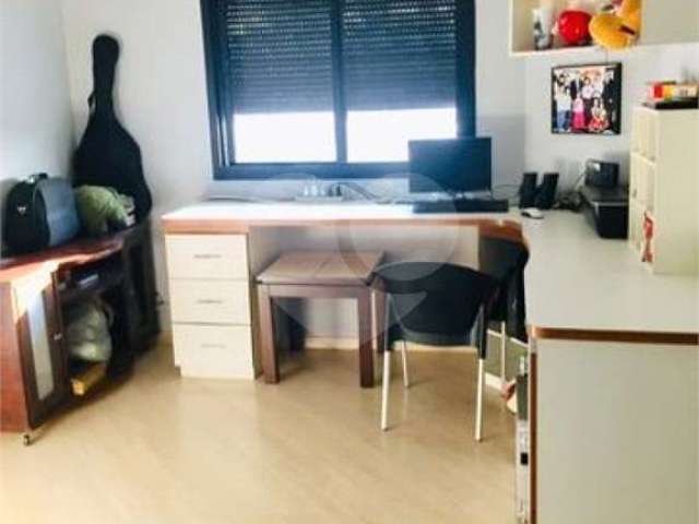 Apartamento com 4 quartos à venda em Aclimação - SP