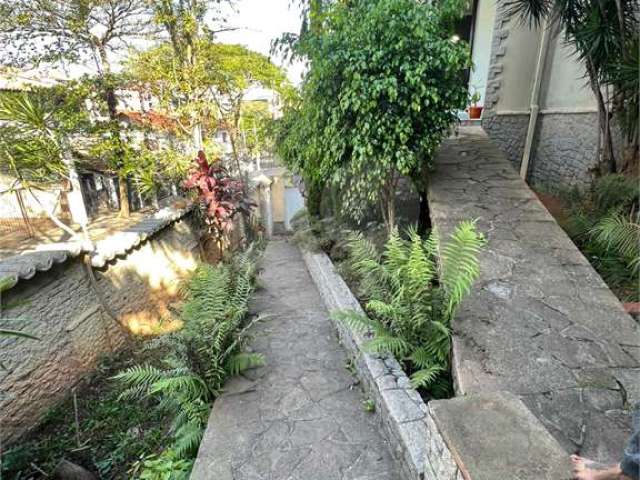 Casa com 4 quartos à venda em Jardim Colombo - SP