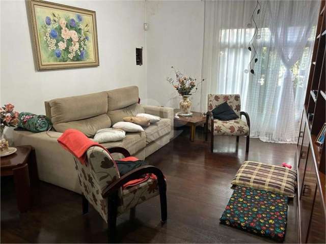 Casa com 3 quartos à venda em Jardim Colombo - SP