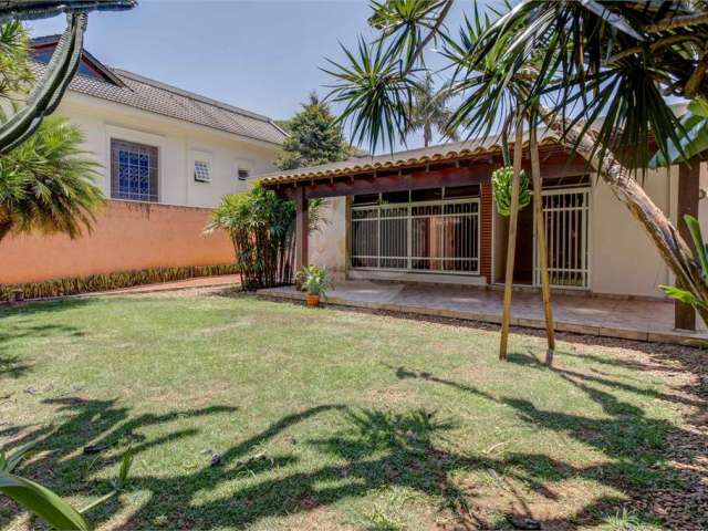 Casa térrea com 4 quartos à venda em Santo Amaro - SP