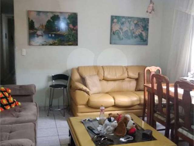 Casa com 03 dormitórios a venda - Vila Pirajussara