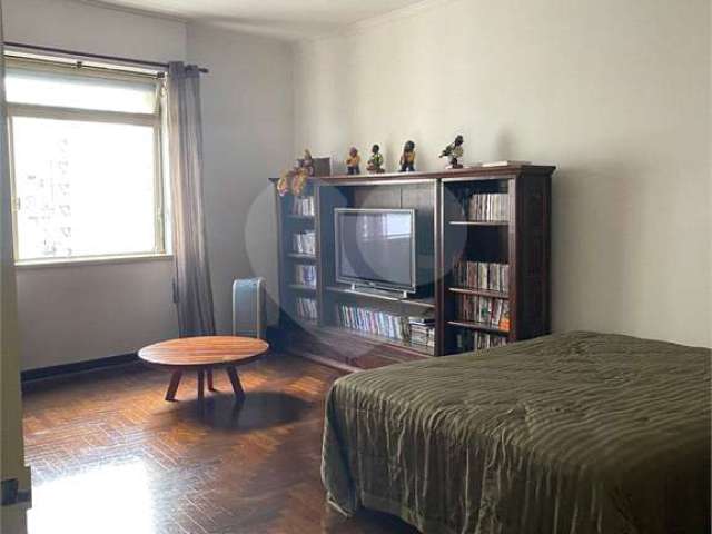 Apartamento com 3 quartos à venda em República - SP