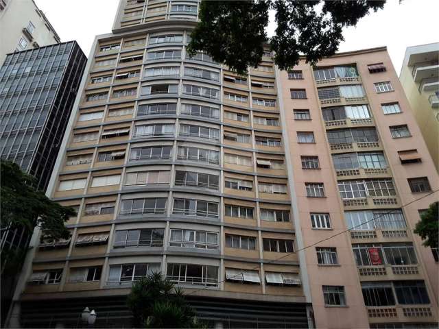 Apartamento com 2 quartos à venda ou para locação em República - SP