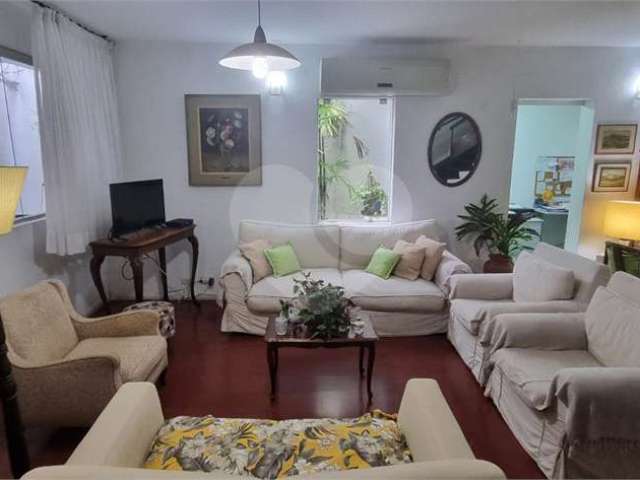 Casa de vila com 3 quartos à venda em Jardim Hípico - SP