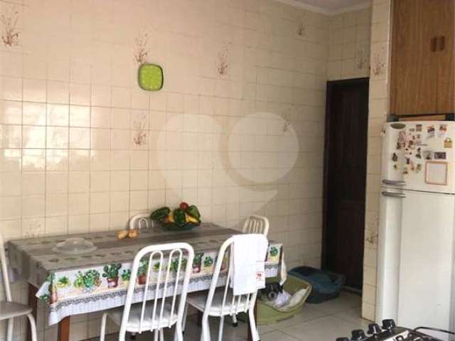 Casa de vila com 2 quartos à venda em Vila Ipojuca - SP