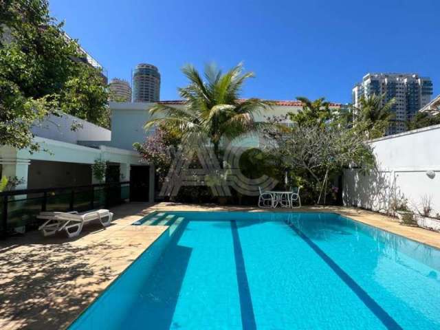 Casa em condomínio fechado com 5 quartos à venda na Avenida Senador Danton Jobim, Barra da Tijuca, Rio de Janeiro, 590 m2 por R$ 4.200.000