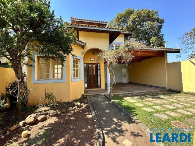 Excelente Casa na Vila Petrópolis em Atibaia, com vista para a Pedra Grande!