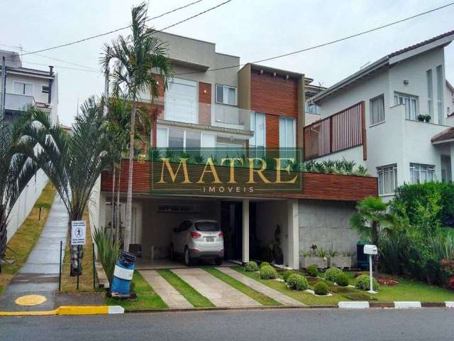 Casa alto padrão em condomínio fechad