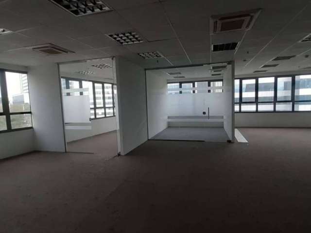 Aluga-se sala comercial de 245 m² em alphaville