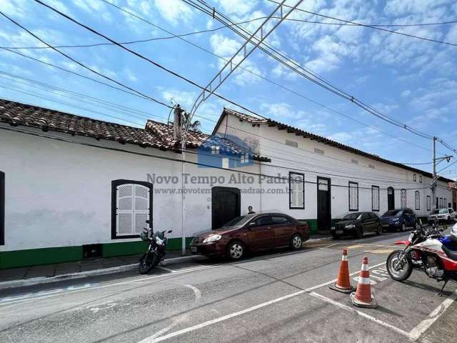 CASARÃO COMERCIAL - Centro Histórico Santana de Parnaíba (fachada tombada) - DISPONIVEL TAMBÉM PARA LOCAÇÃO