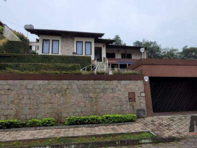 Casa com 4 dormitórios à venda, 227 m² por R$ 1.000.000 - Bom Retiro - Joinville/SC