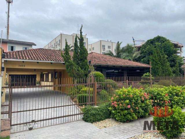 Casa com 4 dormitórios à venda, 300 m² por R$ 1.680.000 - Santo Antônio - Joinville/SC