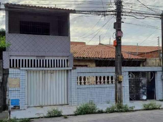 Casa para Venda em Fortaleza, Parquelândia, 7 dormitórios, 2 suítes, 4 banheiros, 3 vagas