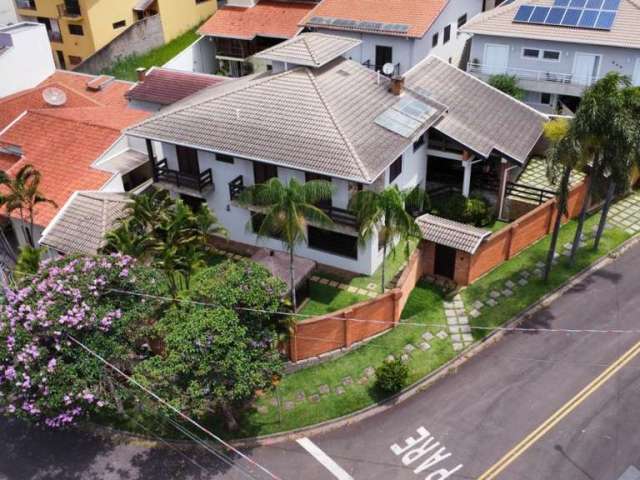 Casa para Venda em Valinhos, Nova Itália, 4 dormitórios, 2 suítes, 5 banheiros, 4 vagas