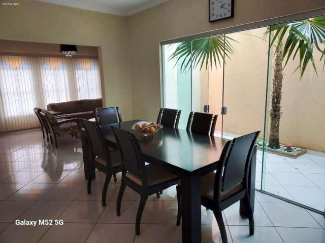 Casa para Venda em Campinas, Jardim Nilópolis, 3 dormitórios, 1 suíte, 3 banheiros, 4 vagas