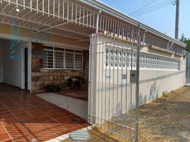 Casa no Jardim Aurélia-desocupada-rua tranquila-próximo ao Unimart Shopping-totalmente plana-4 vagas cobertas-acesso a rodovia-valor R$ 580.000,00.