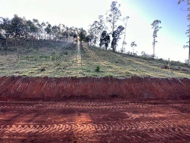 Lote a venda em igarata, com otima vista e preço acessivel.