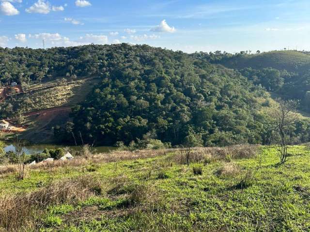 Lindo lote espaçoso á venda em arujá