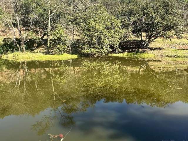 Terreno á venda com acesso privado para lago