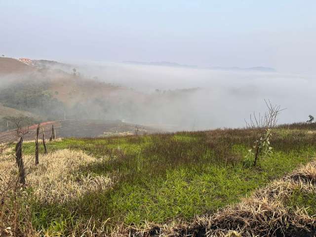 Terreno com excelente vista panoramica para área verde e lago