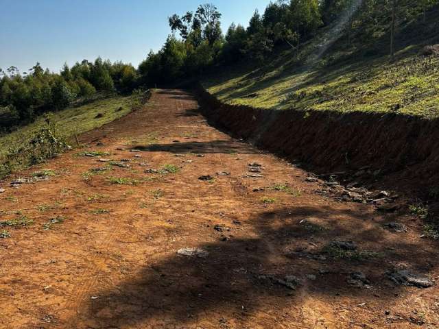 Vende-se terreno 30min do centro de Igaratá