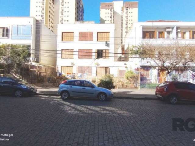 Apartamento com 01 dormitórios no Bairro Menino Deus.    &lt;BR&gt;Apartamento de 01 dormitórios, 01 banheiro social, 01 lavabo, Posição Frente, pátio coberto para momentos ao ar Livre,  01 dormitório