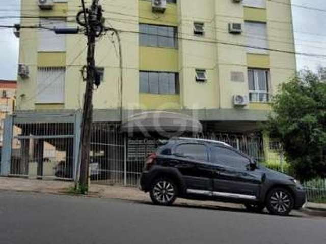 Apartamento totalmente reformado com 3 dormitórios, 1 vaga escriturada, amplo living, sacada com churrasqueira, 2 banheiros, cozinha e área de serviço. Piso em porcelanato 60x60.&lt;BR&gt;Localizado p