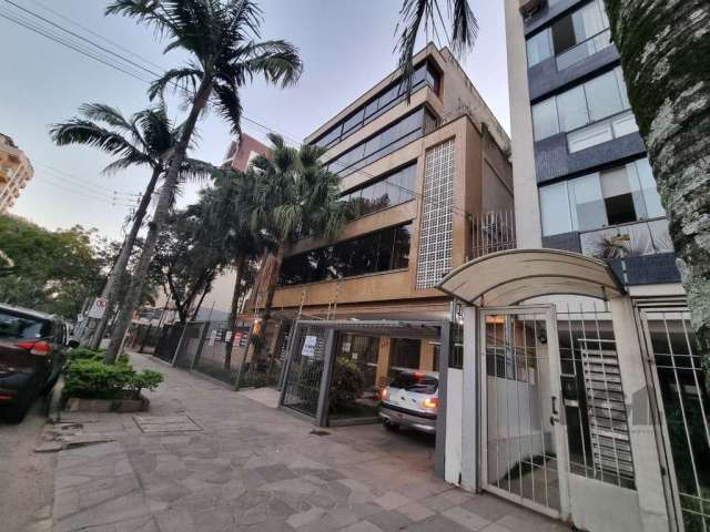 Apartamento 3 Dormitórios, 2 vagas, Bom Fim, Porto Alegre, RS&lt;BR&gt;&lt;BR&gt;EXCLUSIVIDADE: Amplo apartamento de 3 dormitórios mais dependência de empregada, 3 banheiros, 2 deles podendo ser rever