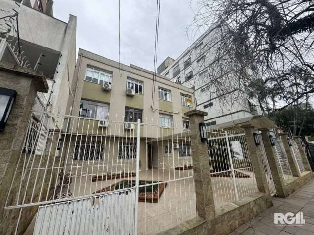 Apartamento GARDEN com dois pátios  privativas, 1 dormitório, sala, cozinha, 1 banheiro  na Av. Getúlio Vargas. Prédio em ótimo estado de conservação e com porteiro eletrônico.&lt;BR&gt;&lt;BR&gt;Ende