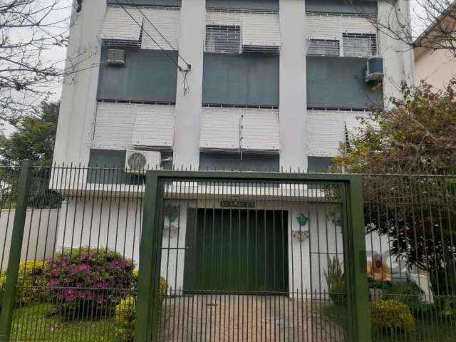 Conheça este incrível apartamento no coração do Menino Deus, em Porto Alegre. Com 74,1 m² de área privativa, este imóvel oferece um espaço perfeito para quem busca conforto e praticidade. Localizado n