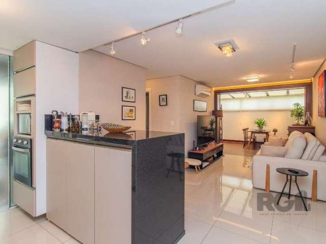 Confortável apartamento Garden no bairro Rio Branco!&lt;BR&gt;Com jeito de casa este imóvel  possui dois dormitórios, sendo uma suíte, amplo living estendido, cozinha americana com churrasqueira. Poss