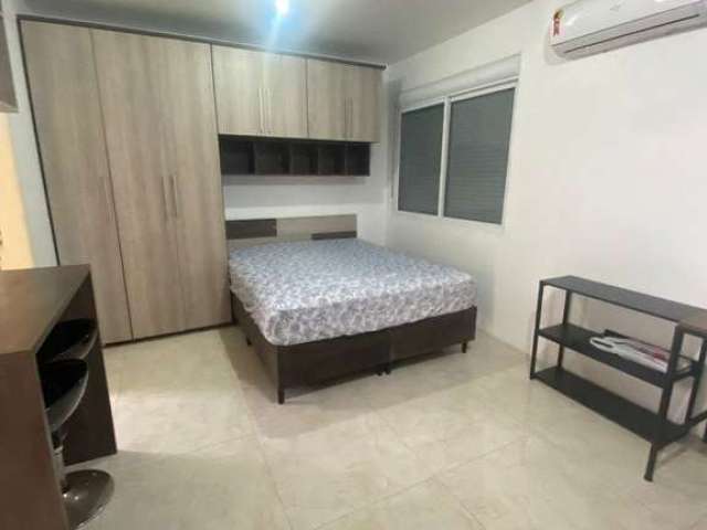 Apartamento JK com 30.37 m2 todo reformado e mobiliado  na rua Republica , piso porcelanato , cozinha com armários sob medida .&lt;BR&gt;&lt;BR&gt;&lt;b&gt;CONHEÇA O BAIRRO CIDADE BAIXA&lt;/b&gt;&lt;B