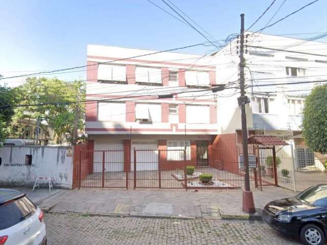 Apartamento térreo de 1 dormitório com 37, 86 m², sala, cozinha, banheiro, área de serviço e pátio com aproximadamente 18 m². &lt;BR&gt;&lt;BR&gt;O bairro Floresta em Porto Alegre está próximo aos bai