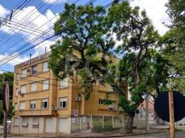 Apartamento de 3 dormitórios com uma suite , excelente localização  no bairro Higienópolis .Desocupado  e quitado .  Gesso em todos os comodos , area de serviço fechada.,separada da cozinha , peças am