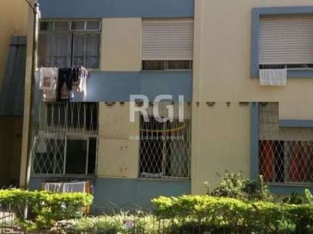 Excelente apartamento, de 02 dormitórios, cozinha, área de serviço, living 02 ambientes, todo em piso frio., em ótimo estado de conservação, desocupado.&lt;BR&gt;condomínio, com estacionamento rotativ