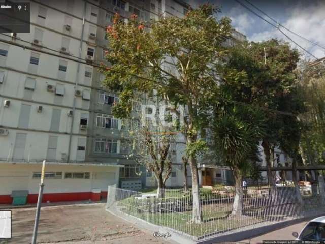 Apartamento com 3 dormitórios, 1 vaga coberta, elevador, 4° andar, salão de festas, playgroud, portariae e 1 vaga de estacionamento coberta com 20,00m².&lt;BR&gt;No bairro: O Humaitá é um bairro da Zo