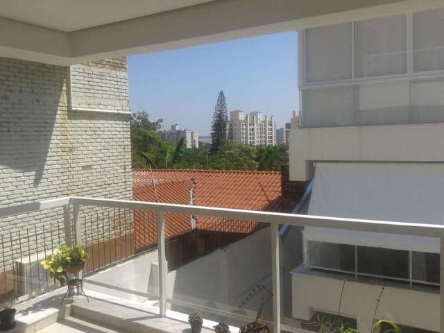 Barbada! Lindo apartamento de 3 dormitórios na Tristeza, sendo 1 suíte, living 2 ambientes amplo, cozinha americana, banheiro social e lavabo. Uma excelente sacada com churrasqueira e vista para o rio