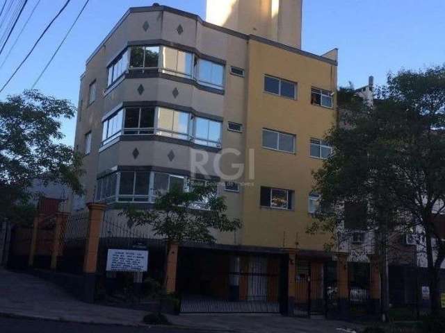 Vende apartamento com 3 dormitórios, sala ampla,balcão pia com granito ao lado da churrasqueira, cozinha, área de serviço, ar condicionado na sala e suíte, banheiro social, lavabo e 2 vagas de garagem