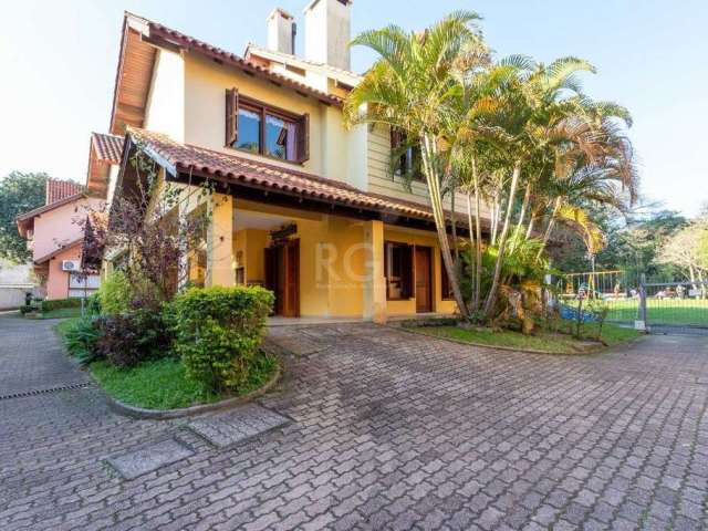 Casa em condomínio - 3 dormitórios - suite - sótão - 2 vagas de garagem - avarandado - lavabo -&lt;BR&gt;living - cozinha americana - lareira - churrasqueira        &lt;BR&gt;todos nós estamos a procu