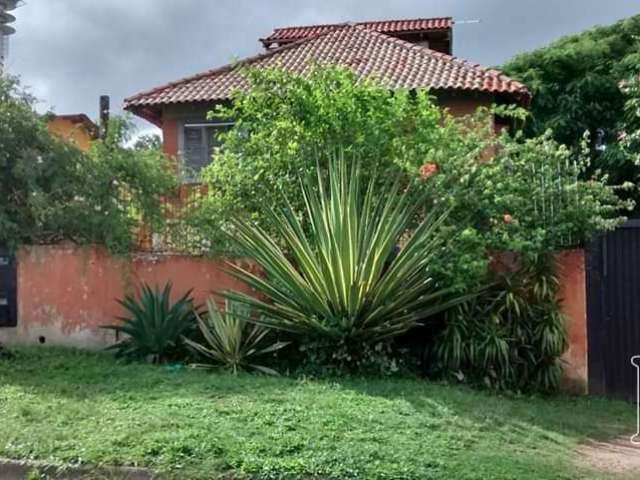 Amplo terreno com, 1.500m²&lt;BR&gt;no mesmo terreno, contem tres casa de alvenaria, prontas para morar.&lt;BR&gt;ligue e marque sua visita com um dos nossos corretores.