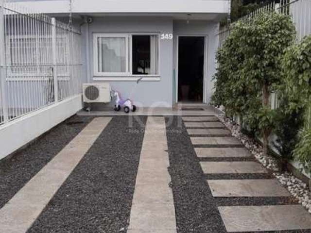 Avalia imóvel no negócio!&lt;BR&gt;&lt;BR&gt;Excelente sobrado no Caminhos do Sol.&lt;BR&gt;&lt;BR&gt;Living composto de sala de estar com lareira, sala de jantar e cozinha sob medida integrados, além