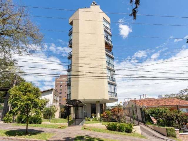 Cobertura semi mobiliada com vista perene para o rio Guaíba.&lt;BR&gt;São 2 dormitórios sendo 1 suíte, living para 2 ambientes com lareira, sacada, espaço gourmet com churrasqueira, terraço, lavanderi